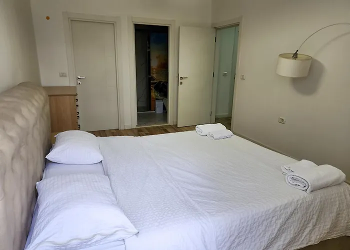 2e Myslym Shyri Apartamento